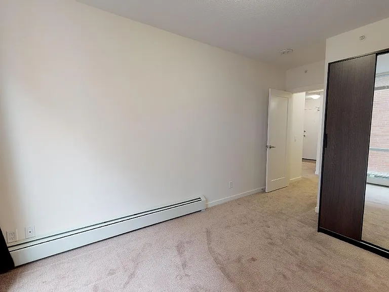 450 8th Ave SE #203 — Photo 6