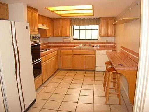 3rd image of 144 GROVE PL #10-B