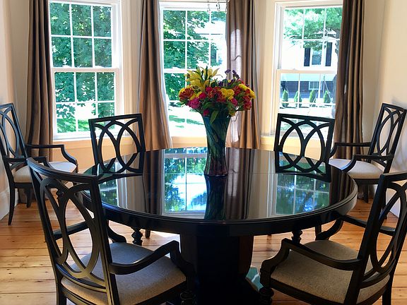 Formal Dining or Living Room