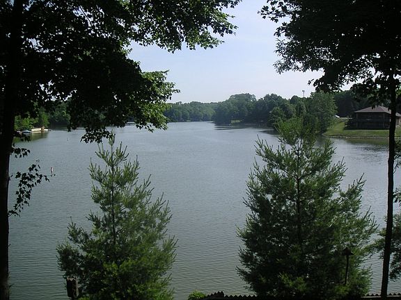 LAKEVIEW FROM FLORIDA ROOM