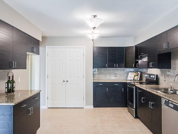 4th image of 409 Pebblecreek Dr