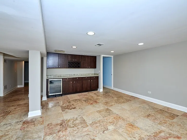 7810 E Prairie Rd — Photo 19