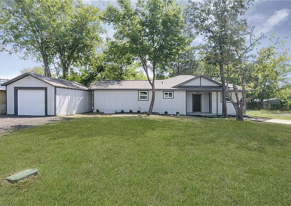 1st image of 220 Bella Vista Dr