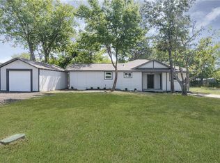 220 Bella Vista Dr, West Tawakoni, TX 75474