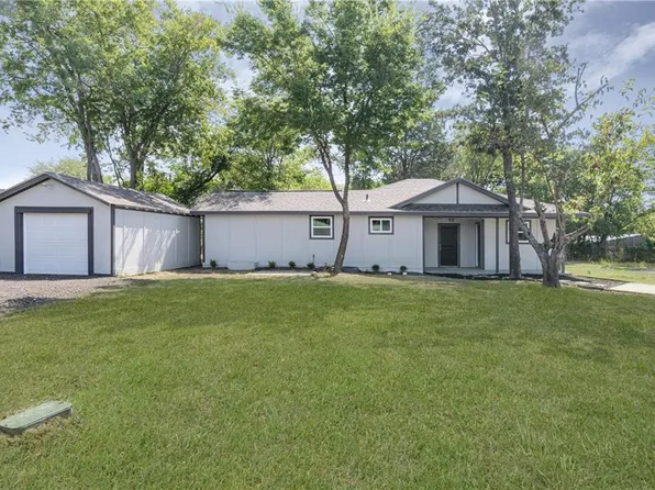 220 Bella Vista Dr, West Tawakoni, TX 75474