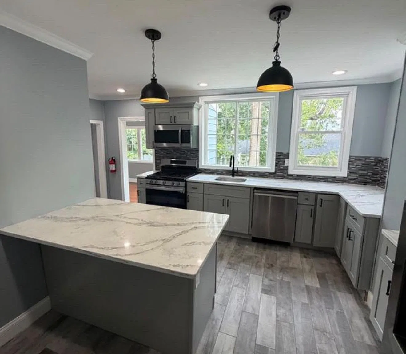 3 bed, 2.5 bath, 2227 sqft, $4,300 — Photo 3