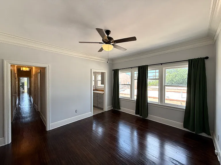 1225 S Plymouth Blvd #1225 — Photo 2