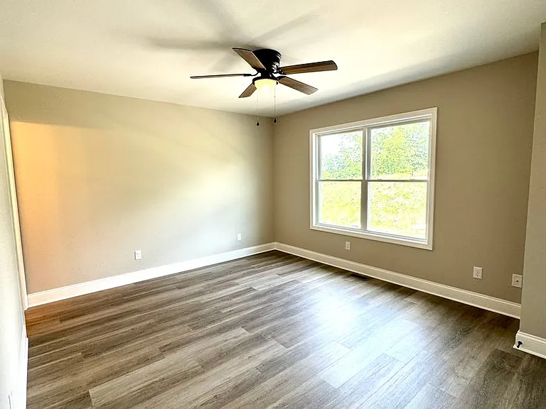 678 Zephyr Dr — Photo 7
