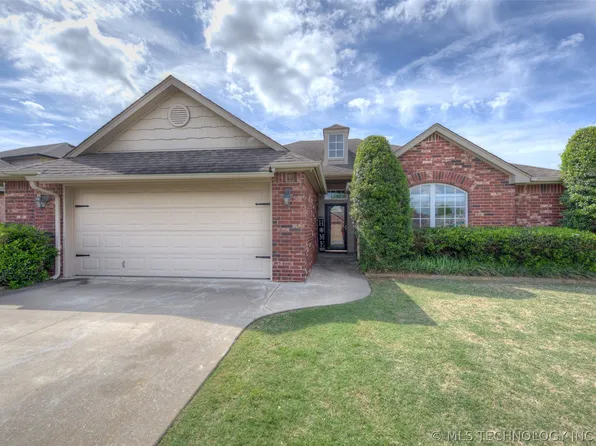 10300 E 97th Ct N, Owasso, OK 74055