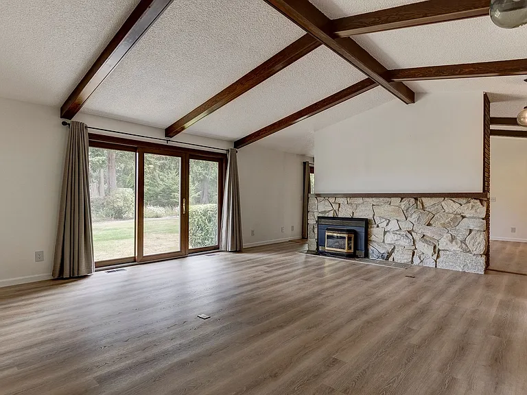 2156 Fairway Ln — Photo 9