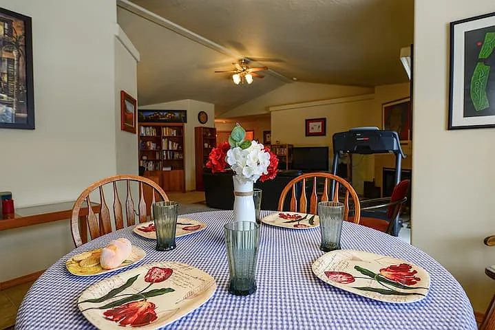 8868 N Huntington Ct — Photo 7