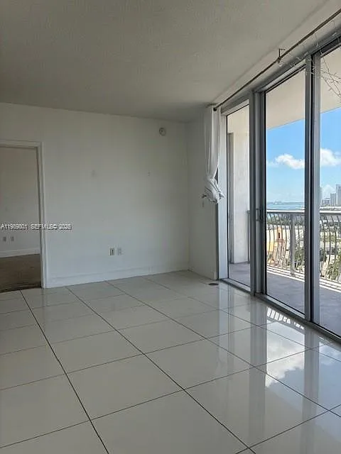 Opera Tower Condo — Photo 2