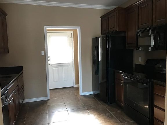 2nd image of 106 Velvin Dr #B