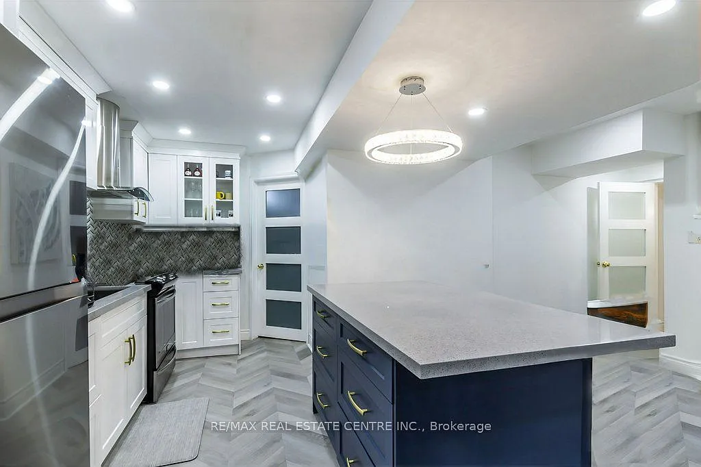 2 bed, $2,000 — Photo 4