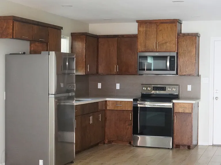2802 Primrose Ave #1 — Photo 7