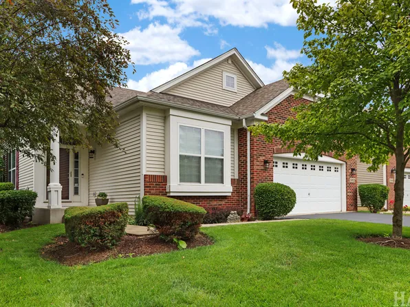 5952 Leeds Rd, Hoffman Estates, IL 60192