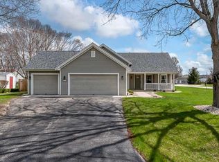 8311 Woodbridge Ln, Machesney Park, IL