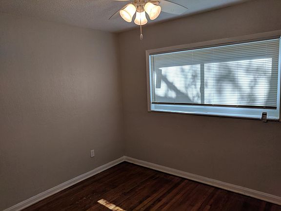 3rd image of 2102 Cordova Dr