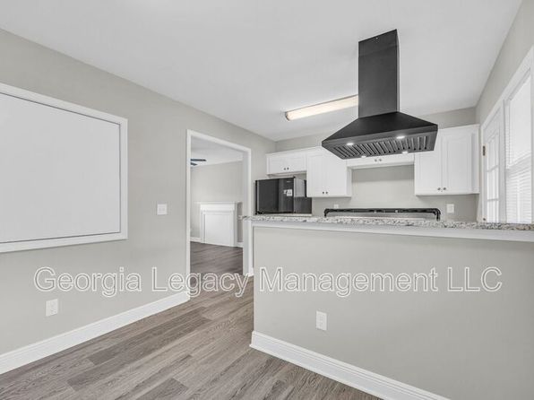 55 Andrews Ct UNIT 101