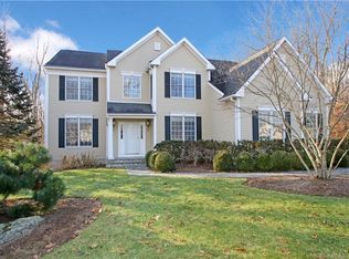 11 Northridge Dr, Newtown, CT 06470