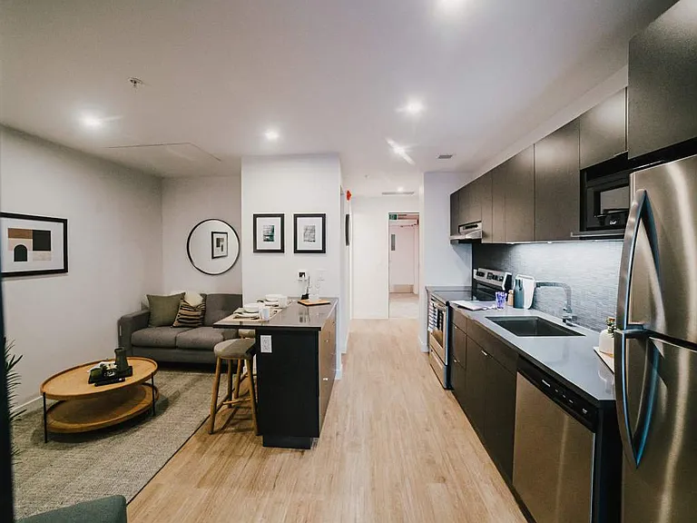 221 Stradbrook Ave — Photo 15