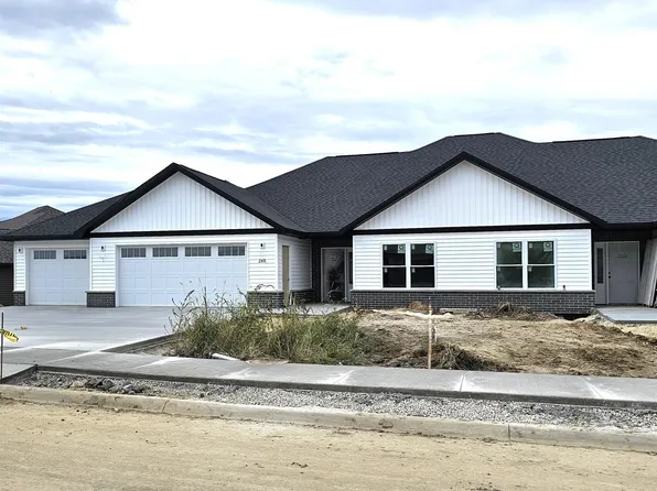 285 Gavin Cir, Peosta, IA 52068