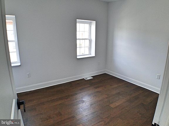 5th image of 835-837 Corinthian Ave #4