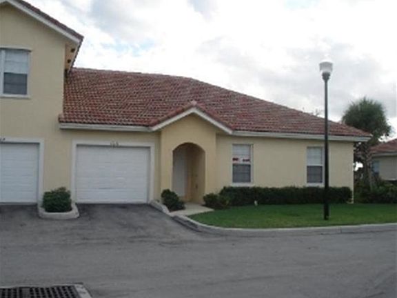 4th image of 1211 NW 27th Ave #1211