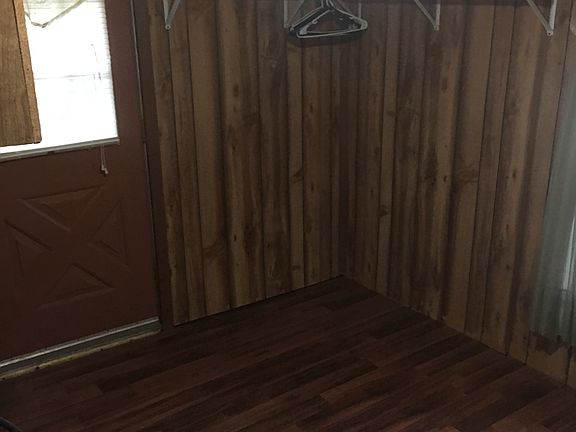 2nd bedroom/laundry room