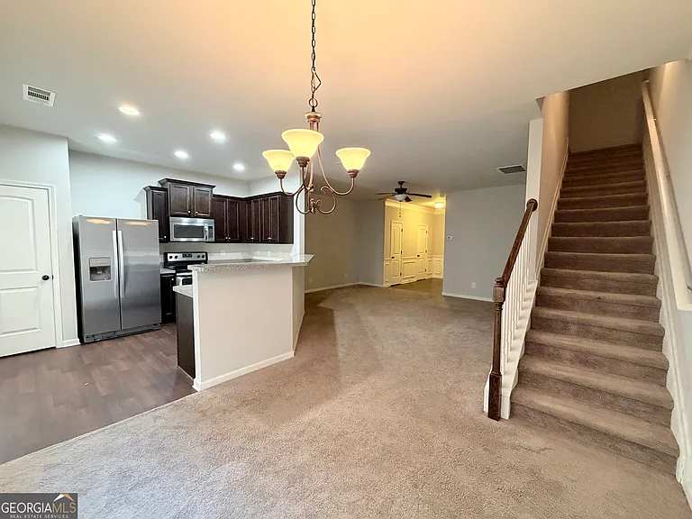 591 Oakside Pl — Photo 5