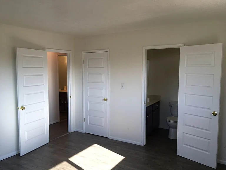 9247 Fairway Dr — Photo 8