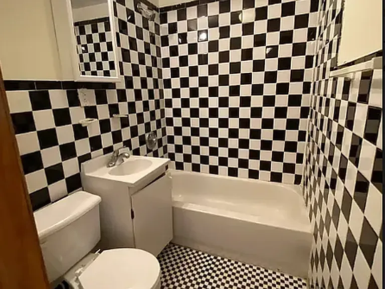 519 E 12th St #4F — Photo 3