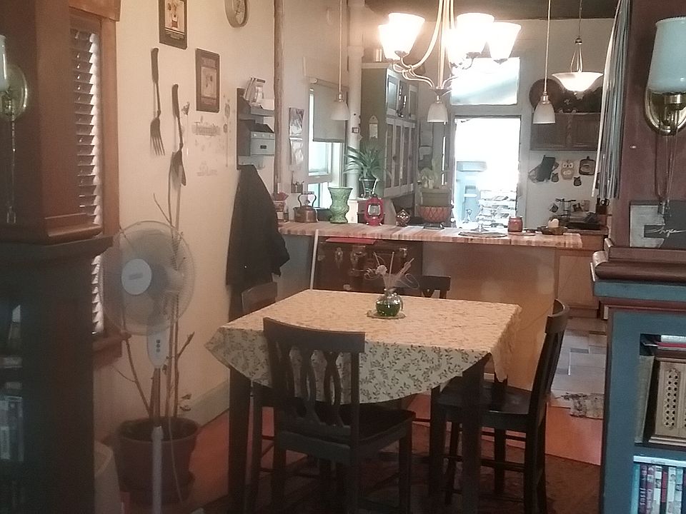 Dining room in lower unit 