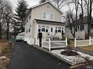 60 Genesee Ave, Teaneck, NJ 07666