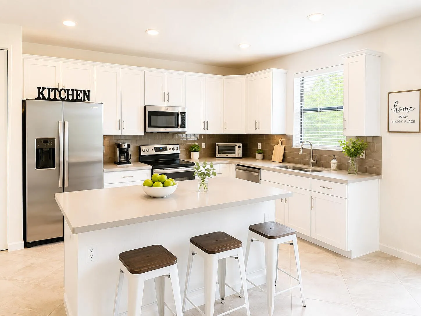 4 bed, 3.5 bath, 2008 sqft, $3,750 — Photo 4