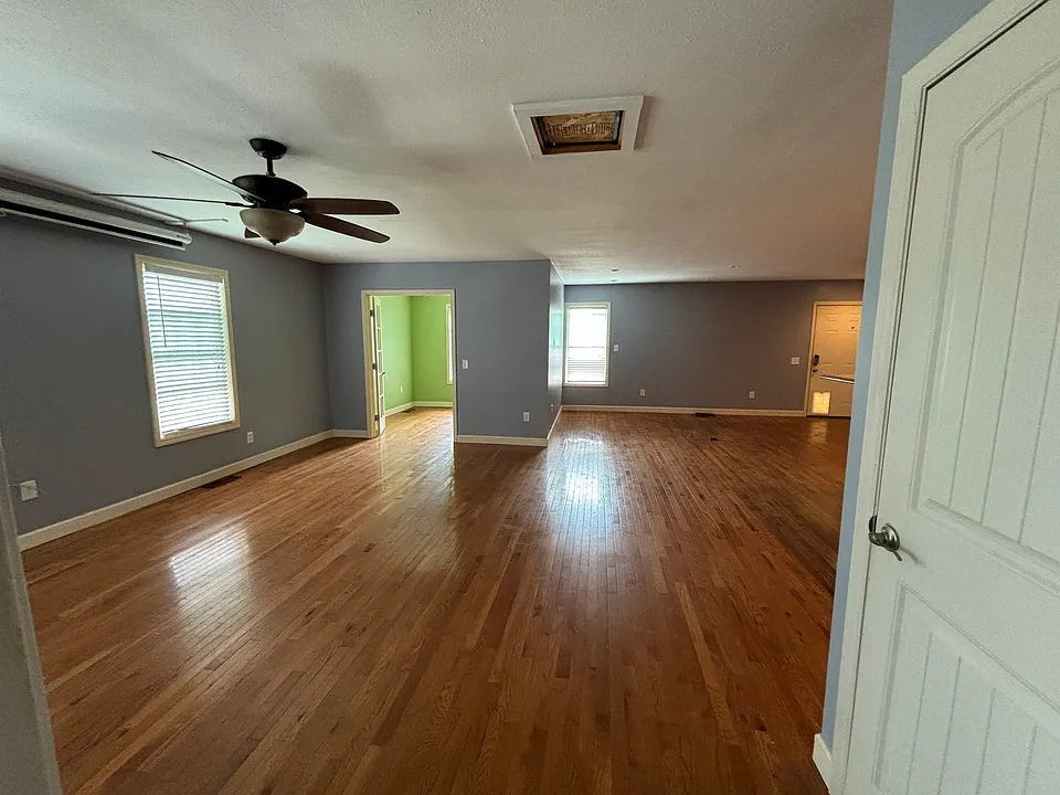 131 E Norwood Ave