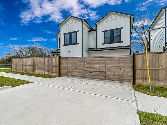 3rd image of 2720 Spence Rd