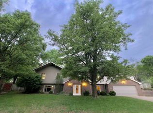 5477 Lakeside Dr, Newburgh, IN 47630