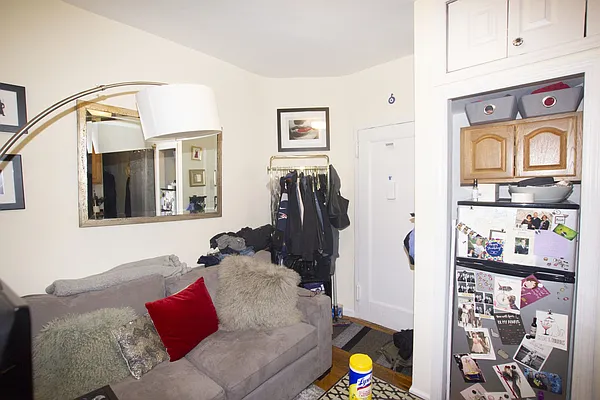 Rented by Jonis Realty | media 23