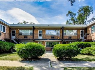 405 Austin St APT 4, Downers Grove, IL 60515