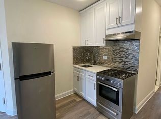 218 Calyer St APT 3R, Brooklyn, NY 11222