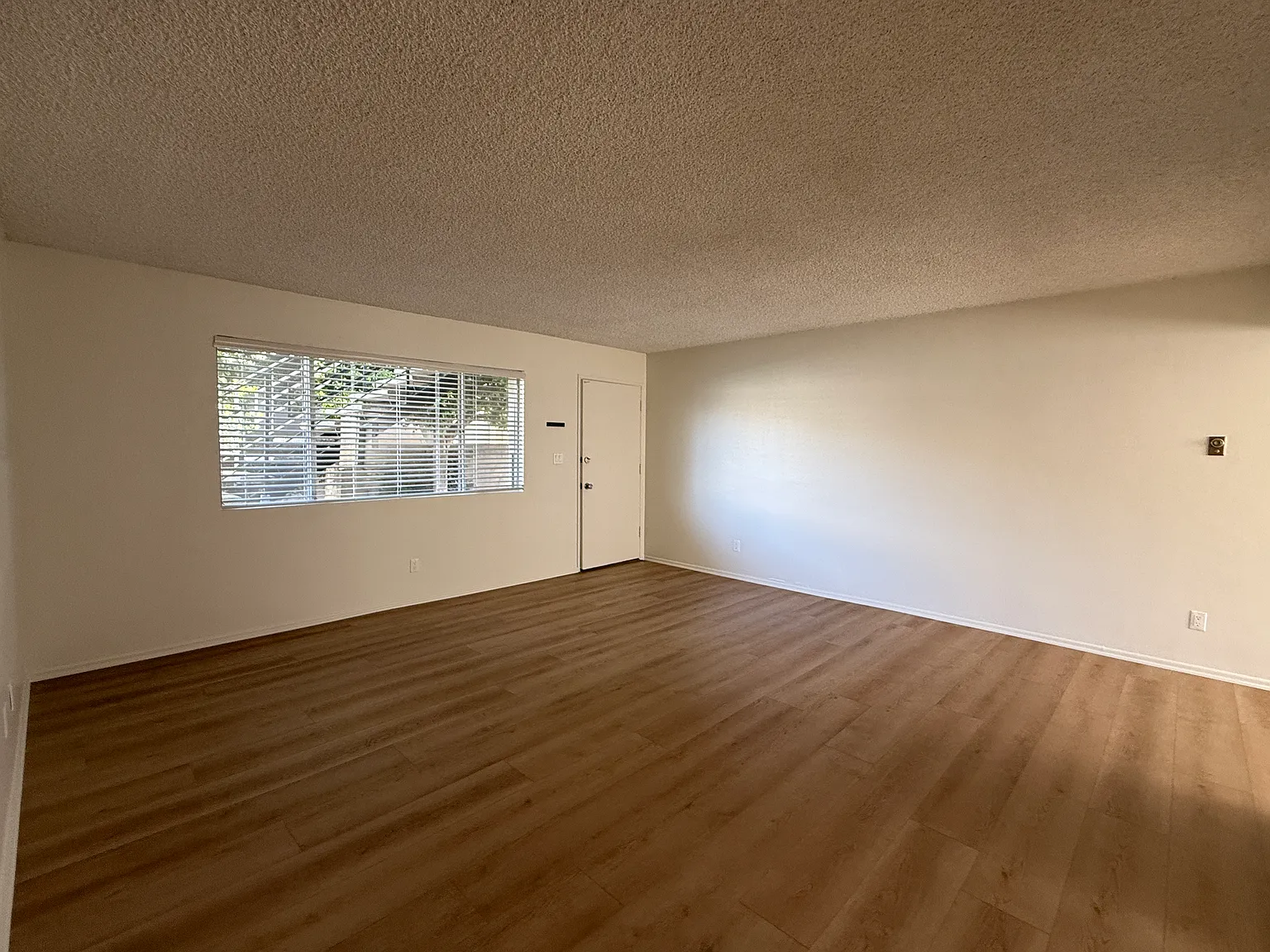 2 bed, 800 sqft, $2,650 — Photo 4