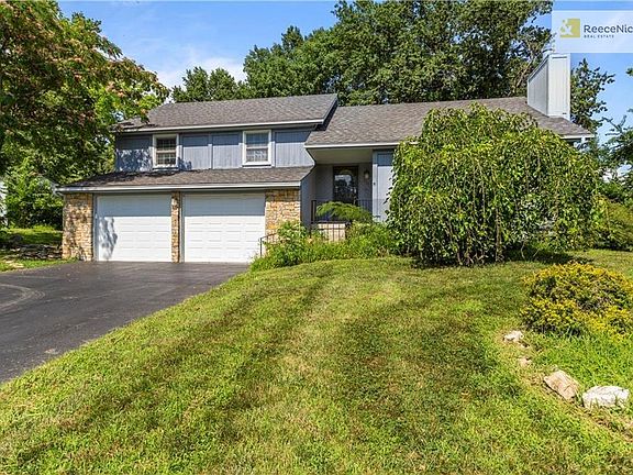 2nd image of 117 Beach Dr