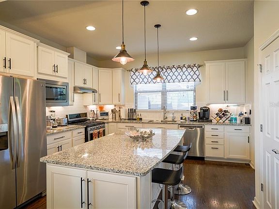 3rd image of 1004 Salamanca Pl