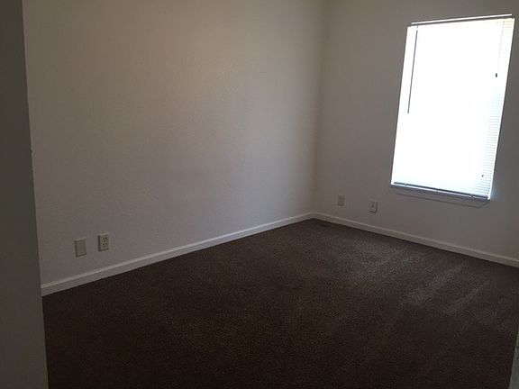 4th image of 1133 S Navajo St