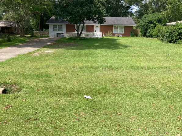 240 Carden Rd, Smiths Station, AL 36877