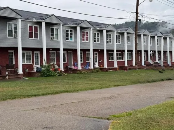 46 Anson St APT 4, New Martinsville, WV 26155