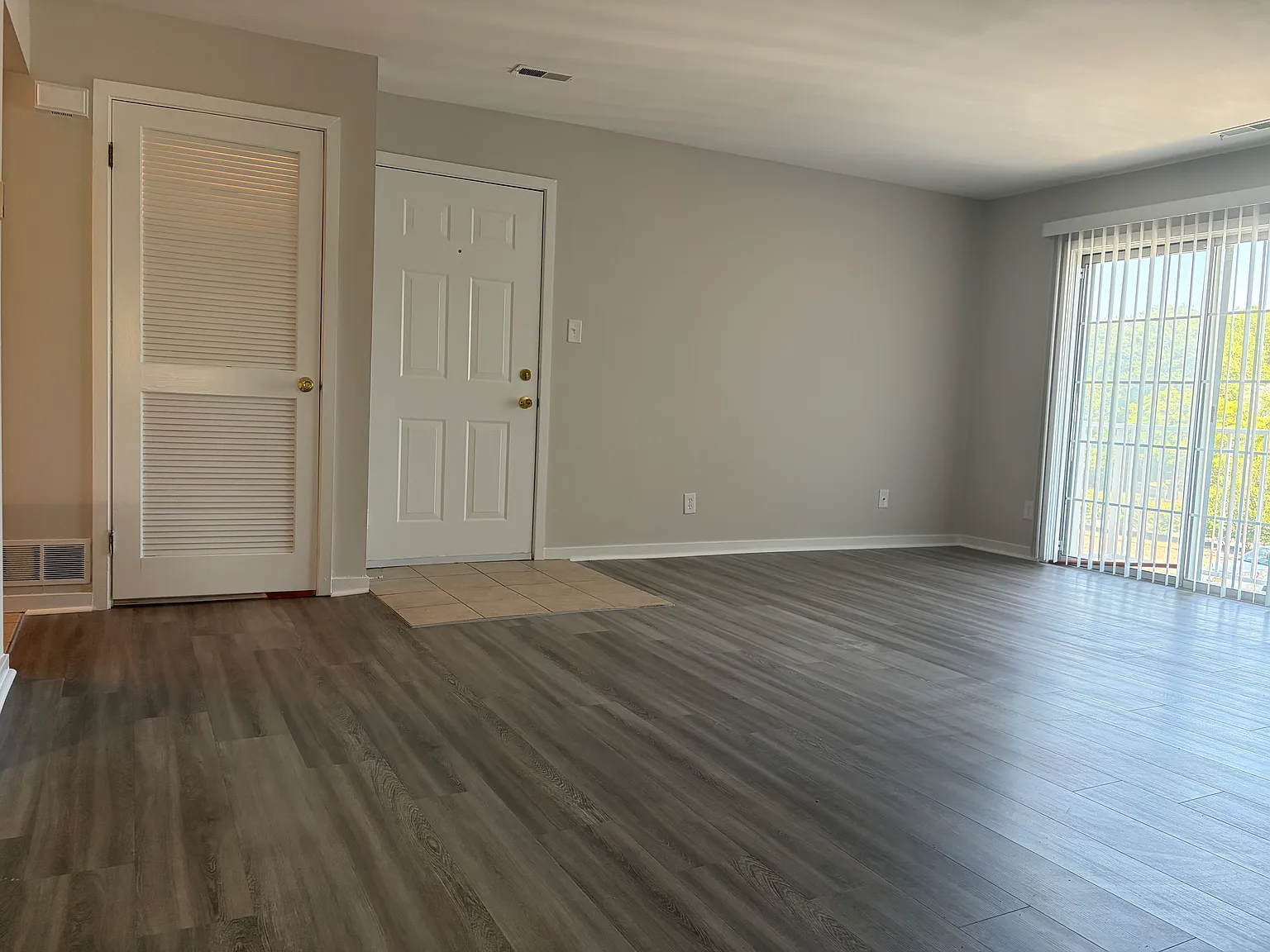 2 bed, 952 sqft, $1,800 — Photo 4