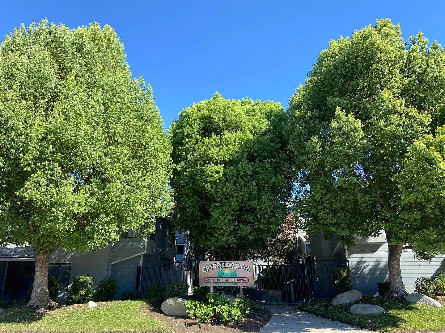 Crickelwood Community Townhome! — Photo 1