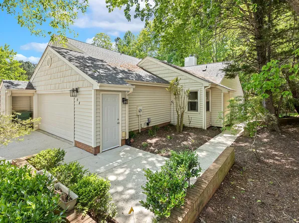 108 Woodglen Dr, Cary, NC 27518